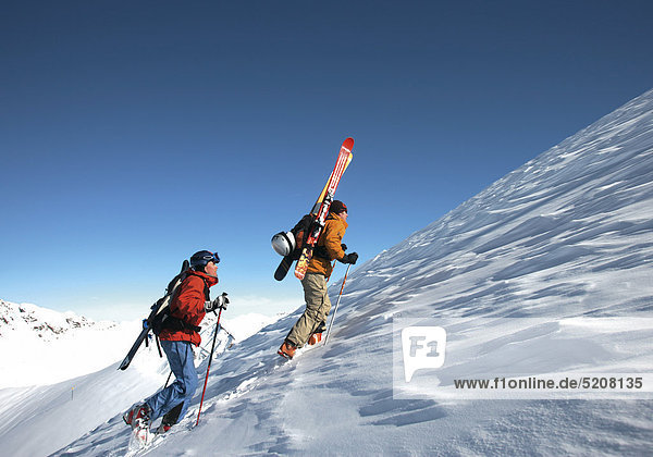Skibergsteiger beim Aufstieg