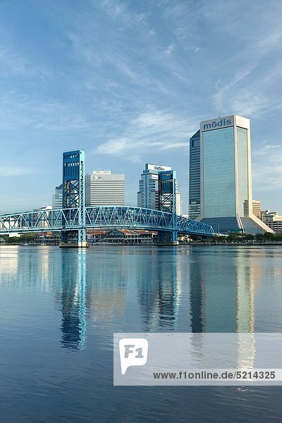 Vereinigte Staaten von Amerika  USA  Skyline  Skylines  Fluss  Heiligtum  Innenstadt  Florida  Jacksonville