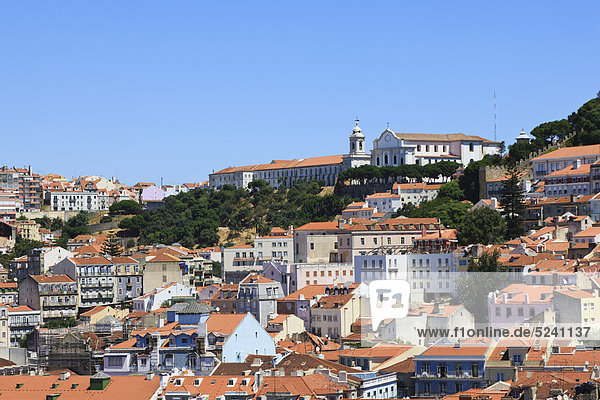 Europa  Portugal  Lissabon  Alfama  Stadtansicht mit Mosteiro Nossa Senhora da Graca Kloster und Kirche