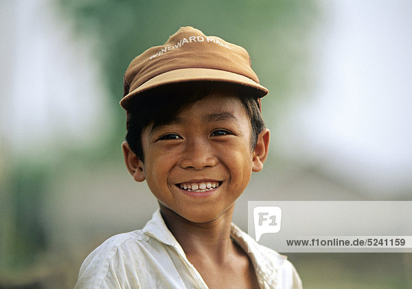 Asiatischer Junge mit Mütze  Porträt
