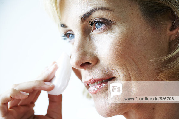 Frau Reinigung Close-up reifer Erwachsene reife Erwachsene