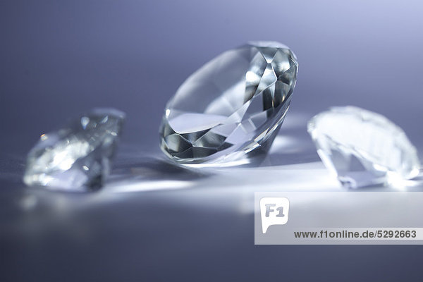 Arrangement mit drei Diamanten