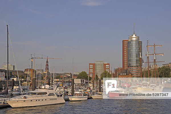 Hamburger Hafen mit Kehrwiederspitze  Hamburg  Deutschland  Europa