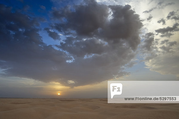 Cloudy sky over the Sahara in Douz  southern Tunisia  Tunisia  Maghreb  North Africa  Africa