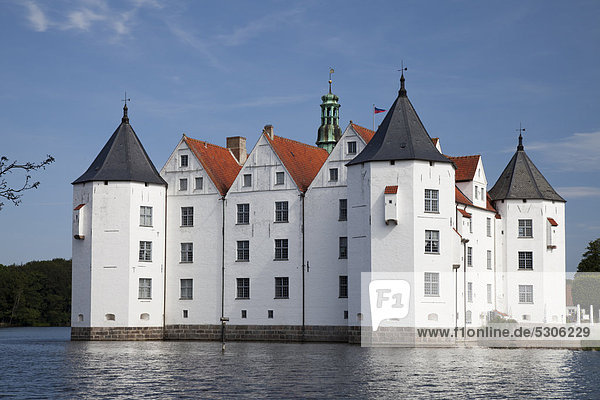 Wasserschloss Schloss Glücksburg  Glücksburg  Flensburger Förde  Schleswig-Holstein  Deutschland  Europa  ÖffentlicherGrund