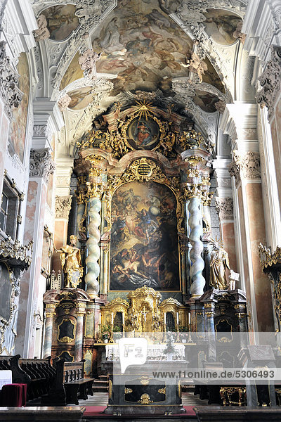 Chor und Altarbereich  Klosterkirche St. Michael  Metten  Bayern  Deutschland  Europa