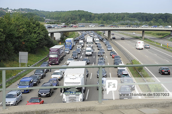 Congestion of traffic on the A8 motorway near the Degerloch exit  travelling to Munich  looking towards Karlsruhe  Stuttgart  Baden-Wuerttemberg  Germany  Europe