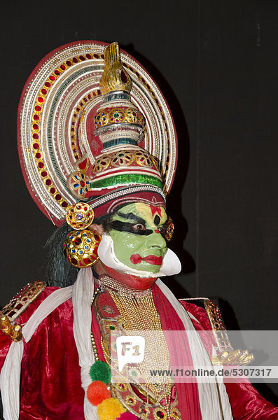 Die Kathakali-Figur Jayantha  Varkala  Kerala  Indien  Asien