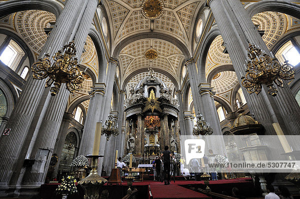Interior and the main altar of Puebla Cathedral  Puebla  UNESCO World Heritage Site  Mexico  Latin America  North America