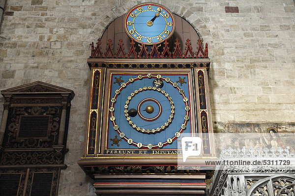 Exeter Clock  1484  in der gotischen Kathedrale aus dem 13. Jhd.  Exeter  Devon  England  Großbritannien  Europa