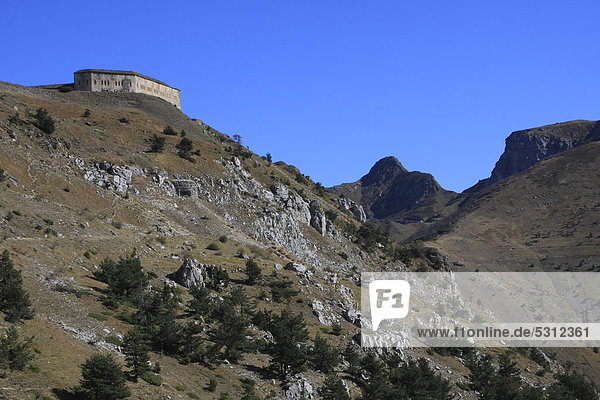 Col de Tende mit Fort Central  DÈpartement Alpes-Maritimes  RÈgion Provence Alpes CÙte d'Azur  Frankreich  Europa