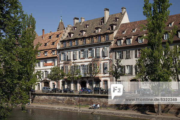 Ill-Promenade  Altstadt  Unesco Weltkulturerbe  Straßburg  Frankreich  Europa