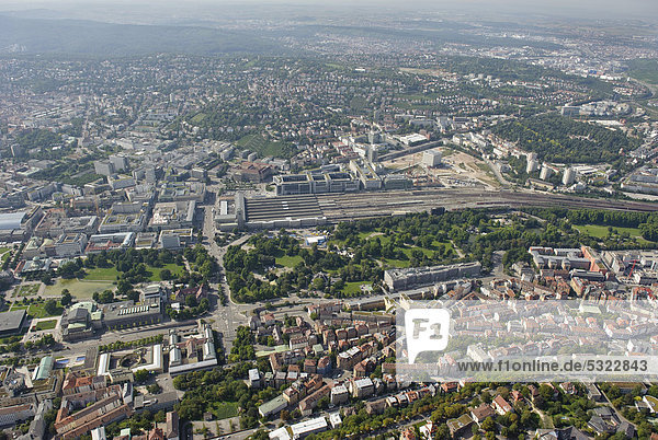 Luftbild  Stuttgarter Hauptbahnhof und die Gleisanlagen  die bei Stuttgart21 verschwinden sollen  Stuttgart  Baden-Württemberg  Deutschland  Europa