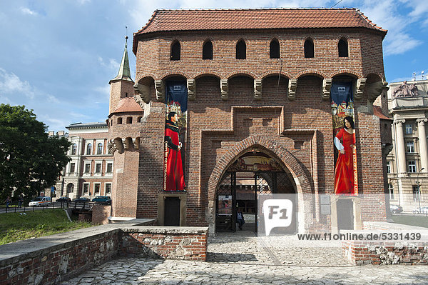 Barbakan  UNESCO Weltkulturerbe  Krakau oder Krakow  Kleinpolen  Polen  Europa  ÖffentlicherGrund