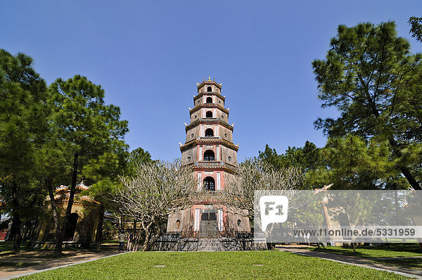 Phuoc Duyen Turm  Thien Mu Pagode  Pagode der himmlischen Frau  Hue  UNESCO-Weltkulturerbe  Vietnam  Asien
