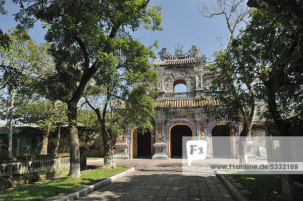 Osttor Hien Nhon in der Zitadelle  Kaiserpalast Hoang Thanh  Verbotene Stadt  Purpurstadt  Hue  UNESCO Weltkulturerbe  Vietnam  Asien