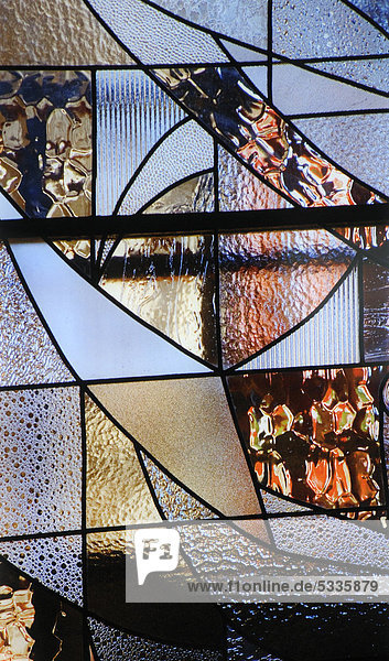 Bleiglasfenster  La Sagrada FamÌlia  Temple Expiatori de la Sagrada Familia  Barcelona  Katalonien  Spanien  Europa