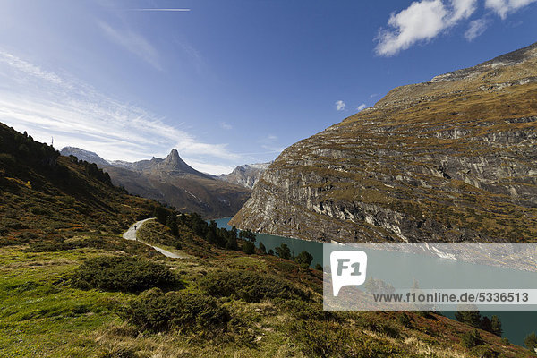 Zervreilahorn mit Stausee Zervreilasee  Vals  Kanton Graubünden  Schweiz  Europa