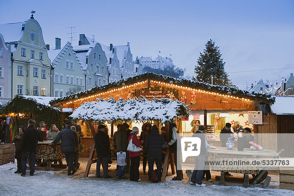 Christmas markets in winter  Landshut  Lower Bavaria  Bavaria  Germany  Europe