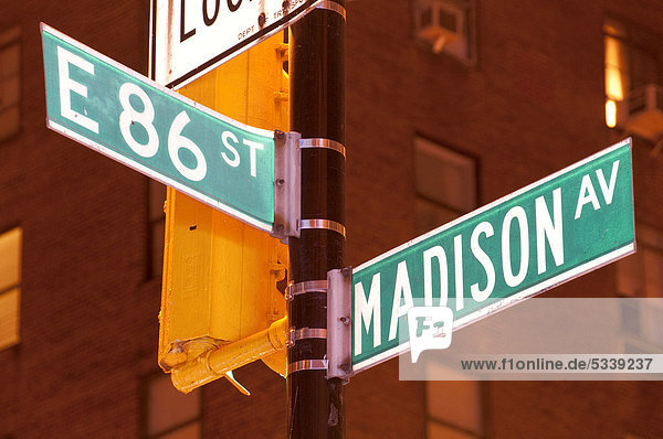 Madison Avenue  Straßenschild  New York City  New York  USA