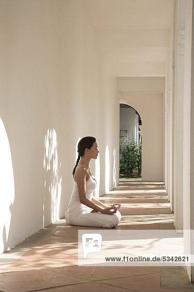 Meditation auf Mandarin Oriental Dhara Dhevi Chiang Mai Thailand