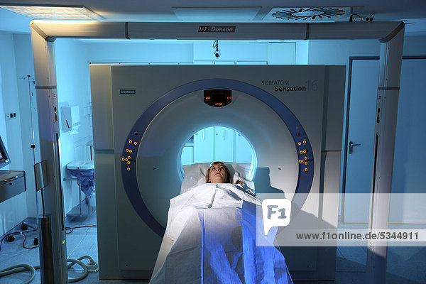 Computertomographie  CT  computer-assistierte Tomographie  Krankenhaus  Deutschland  Europa