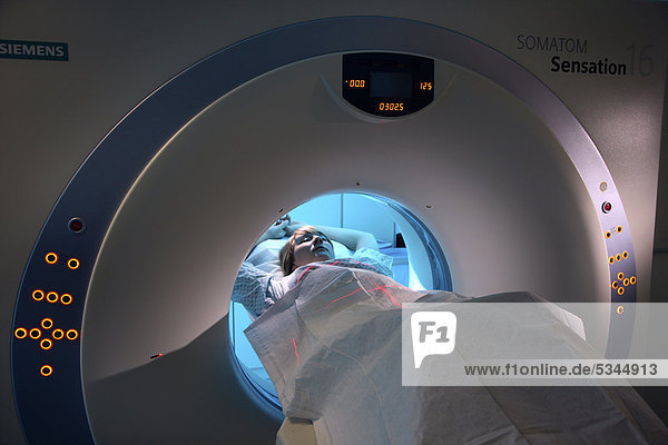 Computertomographie  CT  computer-assistierte Tomographie  Krankenhaus  Deutschland  Europa