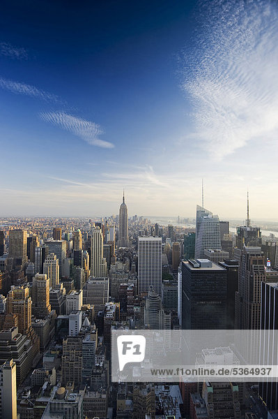 Vereinigte Staaten von Amerika USA aufspüren New York City Terrasse Empire State Building Manhattan Rockefeller Center