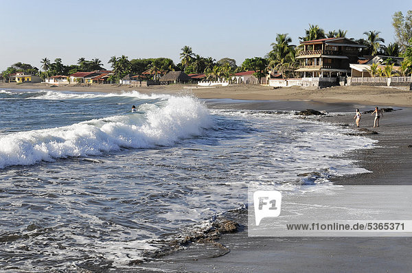 Strand Las Penitas bei Poneloya  Leon  Pazifik  Nicaragua  Zentralamerika