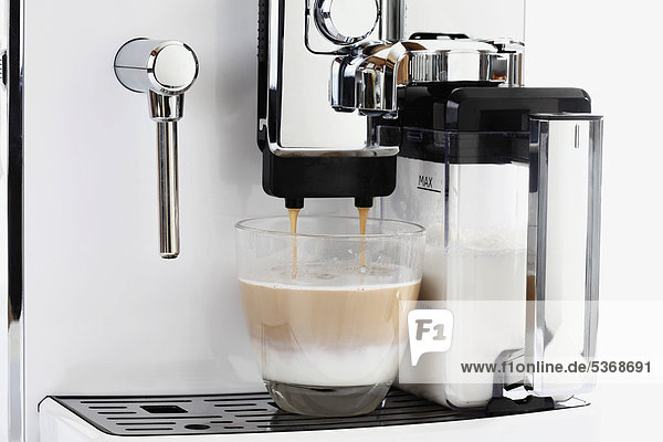 Kaffeemaschine mit Caffe Latte