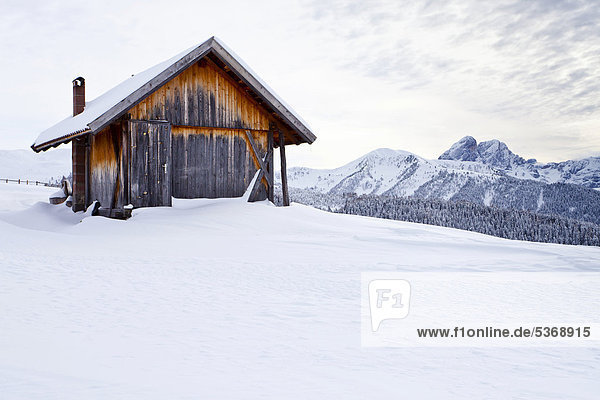 Hütte Europa Berg über Dolomiten Trentino Südtirol Anstieg Italien Schnee