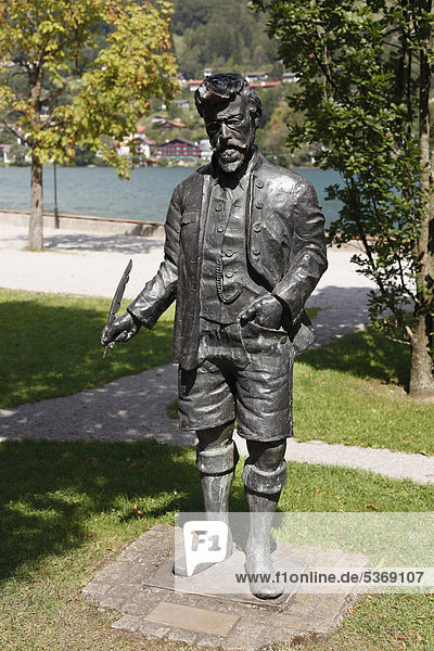 Denkmal Ludwig Ganghofer im Kurpark  Rottach-Egern am Tegernsee  Tegernseer Tal  Oberbayern  Bayern  Deutschland  Europa