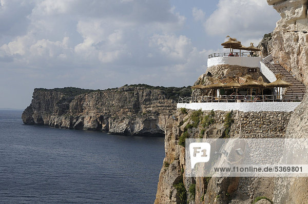 Bar Und Hohle Cova D En Xoroi Cala En Porter Menorca Balearen Spanien Europa Bar Und Hohle Cova D En Xoroi Cala En Porter Menorca Balearen Spanien Europa