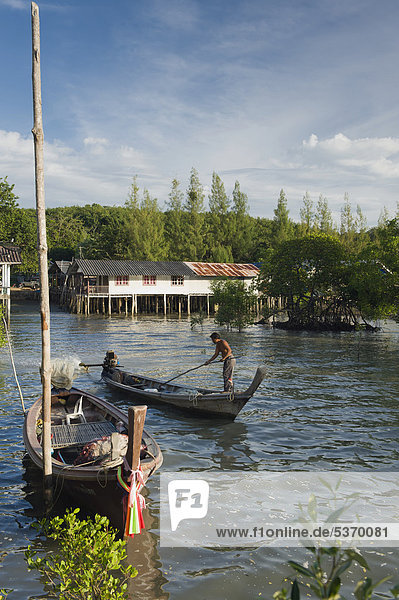 Fischer  Fischerdorf Ban Tha Tondo  Mangroven  Insel Ko Yao Noi  Phang Nga  Thailand  Südostasien  Asien