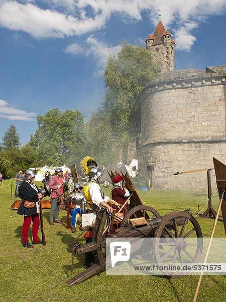 Kanone auf dem mittelalterlichen Fest Zeitreise auf der Veste Coburg  Coburg  Oberfranken  Franken  Bayern  Deutschland  Europa