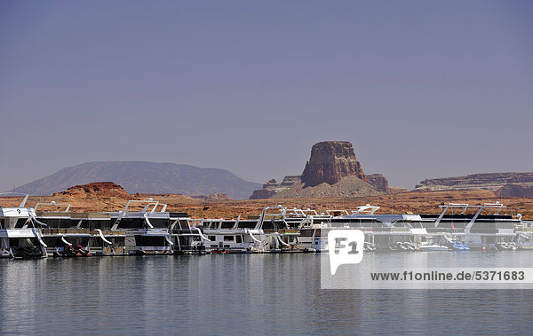 Vereinigte Staaten von Amerika USA Hafen vertäut Jachthafen Arizona Lake Powell zeigen Spitzkoppe Afrika Glen Canyon Antilope Page