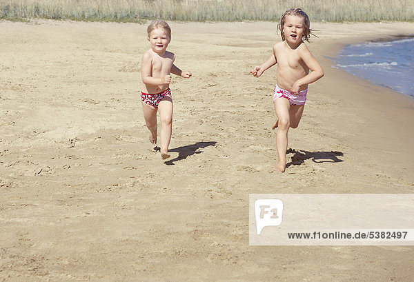 Strand  rennen  Mädchen