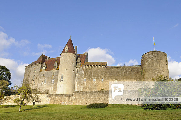 Chateau  Burg  Schloss  Chateauneuf  Dijon  Departement Cote-d'Or  Bourgogne  Burgund  Frankreich  Europa  ÖffentlicherGrund