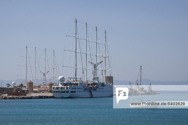 Schiff  Hafen  Rhodos Stadt  Rhodos  Griechenland  Europa