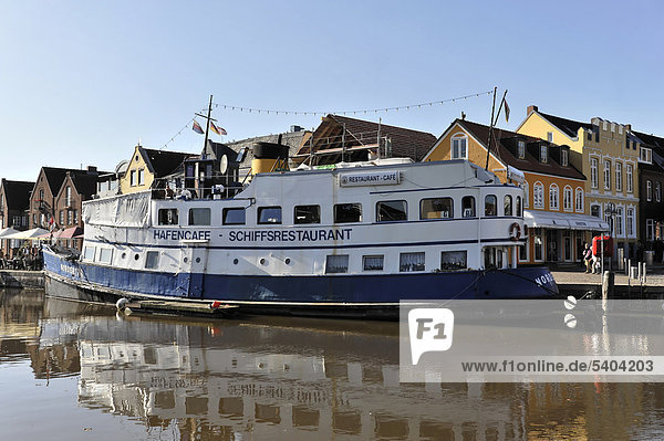 Hafencafe-Schiffsrestaurant  Stadthafen Husum  Schleswig-Holstein  Deutschland  Europa