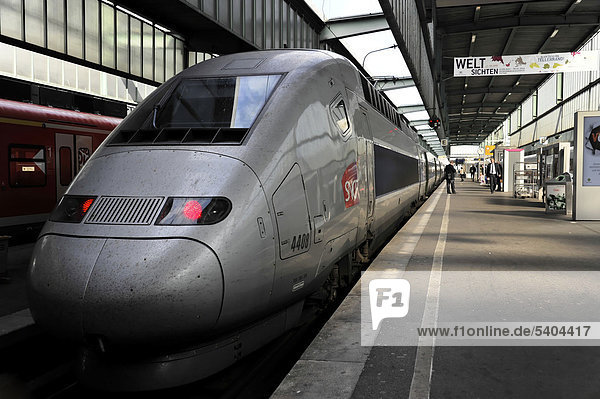 Französischer Schnellverkehrszug  TGV Stuttgart-Paris  Hauptbahnhof  Stuttgart  Baden-Württemberg  Deutschland  Europa