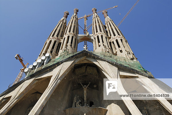 Passionsfassade  La Sagrada FamÌlia  Temple Expiatori de la Sagrada FamÌlia  Antoni GaudÌ  UNESCO-Weltkulturerbe  Eixample  Barcelona  Katalonien  Spanien  Europa  ÖffentlicherGrund