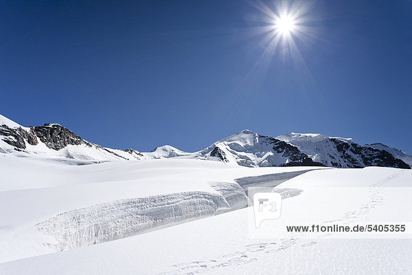 Gipfel des Piz Palü in der Gletscherlandschaft Graubünden Schweiz Europa