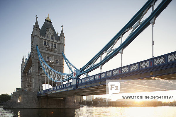 UK  United Kingdom  Great Britain  Britain  England  London  Tower Bridge  Thames River  River Thames  Landmark  Bridge  Bridges  Dawn  Sunrise  Moody  Tourism  Travel  Holiday  Vacation