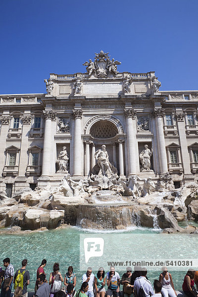 Europa  Italien  Rom  Trevi-Brunnen  Brunnen  Neptun  Nicola Salvi  Tourismus  Reisen  Urlaub  Urlaub