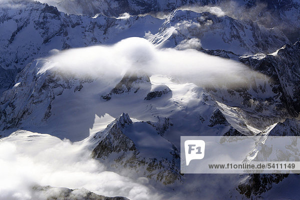 Alpen  Gebirge  Berg  Ansicht von oben  Backcountry  Alpine  Europa  Europäische  Schnee  Kälte  Landschaft  Landschaften  Scenic  Reisen  Reiseziele