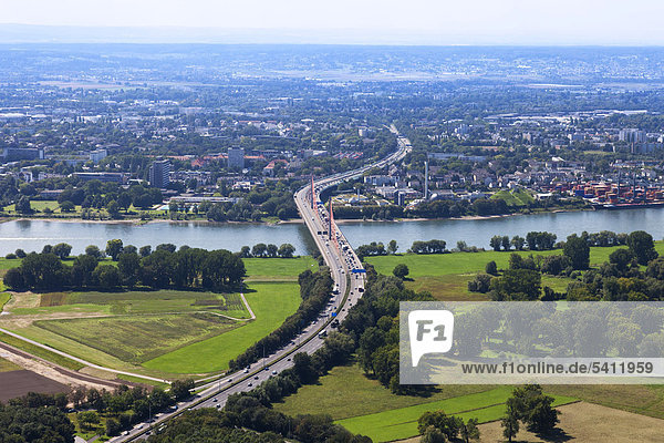 Luftbild  Bonn  Autobahnbrücke  Friedrich-Ebert-Brücke  Blickrichtung Westen  Rhein  Rheinland  Nordrhein-Westfalen  Deutschland  Europa