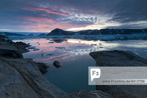 Blick auf das grönländische Inlandeis  Johan Petersen Fjord  Ostgrönland  Grönland