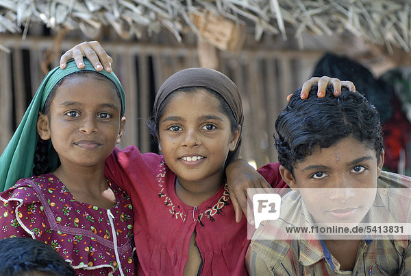 Kinder  Insel Bangaram  Lakkadiven  Lakshadweep  Arabisches Meer  Südindien  Indien  Asien