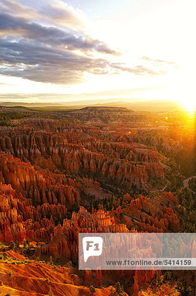 Sonnenaufgang  Inspiration Point  Bryce Canyon Nationalpark  Utah  USA